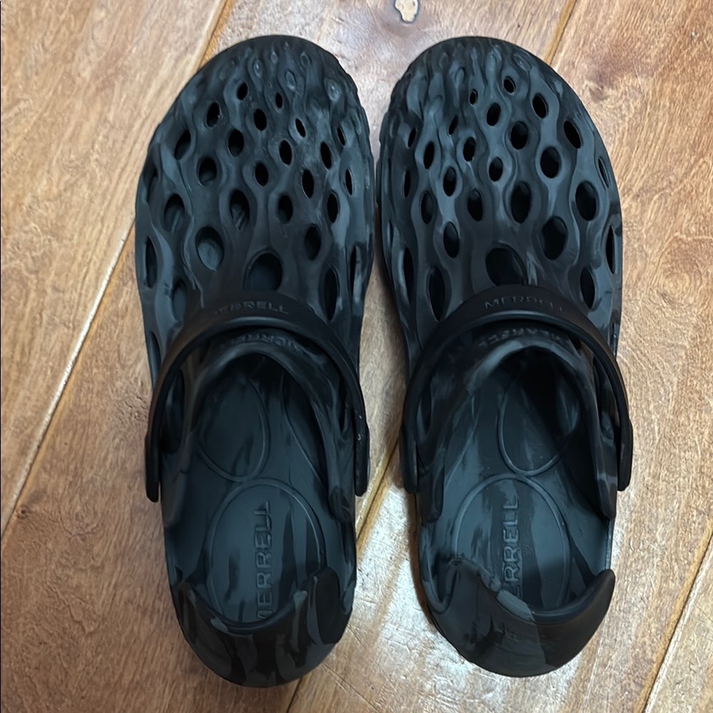 Merrell Hydro Moc Gray/Black Sandals with Ventilated Design and Cushioned Sole